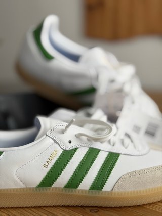 Zapatillas Adidas Samba ADV Blancas y Verdes