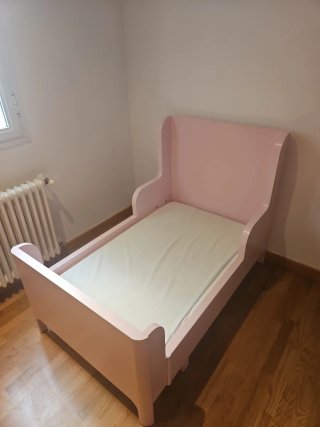 Cama infantil + mesita + armario rosa BUSUNGE