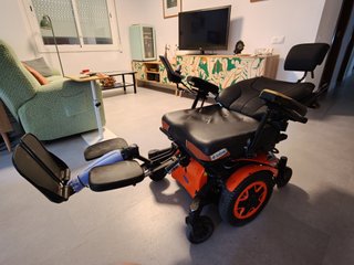 Silla de ruedas eléctrica con batería nueva
