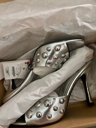 Sandalias Zara Plata Tachuelas Talla 39