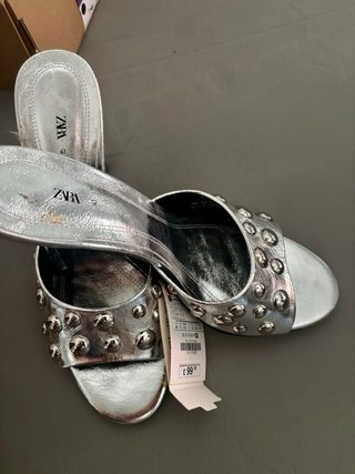Sandalias Zara Plata Tachuelas Talla 39