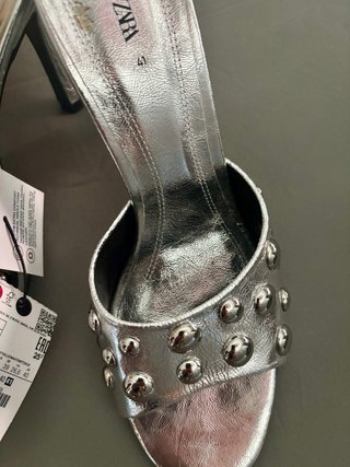 Sandalias Zara Plata Tachuelas Talla 39