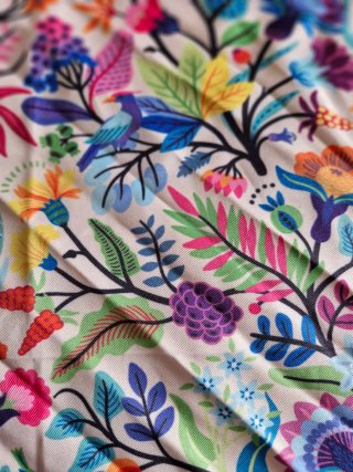 Pañuelo satinado estampado floral