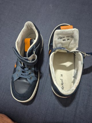 Botines Kickers niño azul y naranja