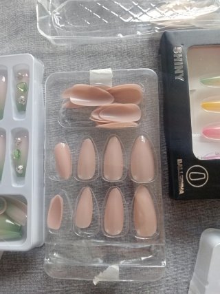 Uñas postizas decoradas