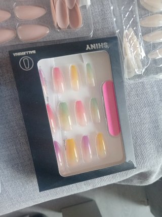 Uñas postizas decoradas