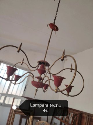 Lámpara techo dorada y roja