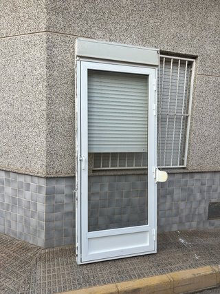 Puerta balconera blanca