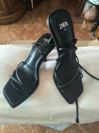 Zapatos de tacón Zara negros talla 41