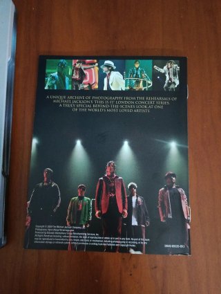 Michael Jackson This Is It Steelbook DVD + Libro