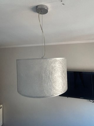 Conjunto de lámparas plateadas y blancas