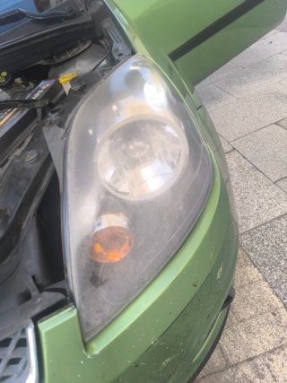Faros Ford Fiesta