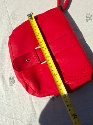 Bolso bandolera rojo ajustable