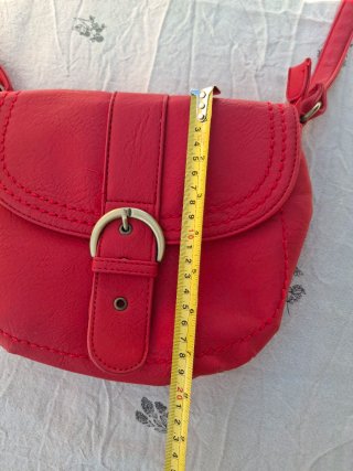 Bolso bandolera rojo ajustable