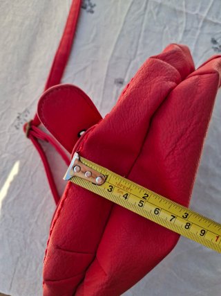 Bolso bandolera rojo ajustable