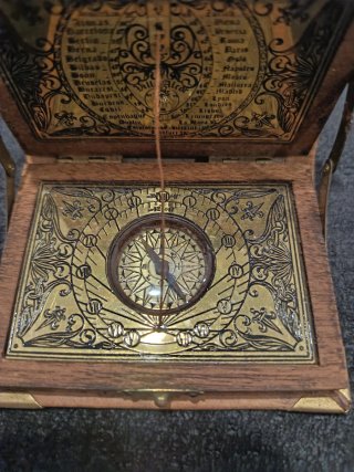 Reloj de Sol Escorial y Brújula