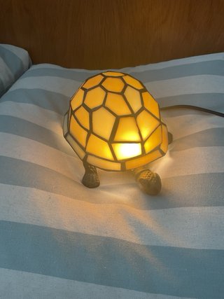 Lámpara tortuga Tiffany cristal y metal
