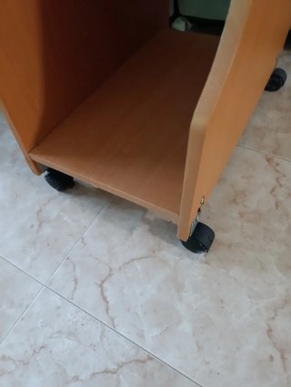 Escritorio ordenador con ruedas