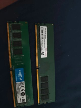 2 Tarjetas RAM Crucial y Transcend DDR4