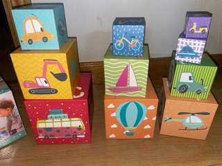 Cubos apilables Mundo Diver +5 meses