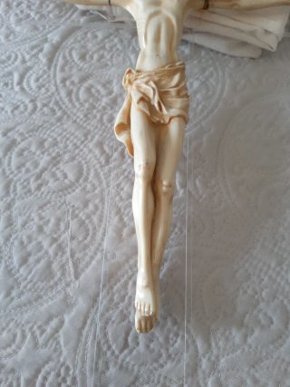 Crucifijo de material noble,,25x21