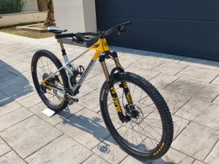 Bicicleta Mondraker Raze RR