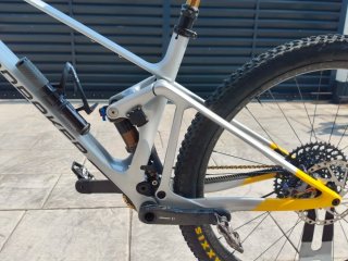 Bicicleta Mondraker Raze RR