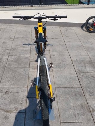 Bicicleta Mondraker Raze RR
