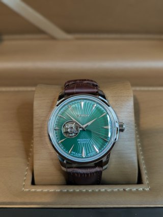 Reloj Seiko Mod Presage Open Heart Verde Marrón