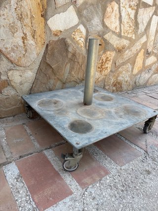 Base para sombrilla con ruedas