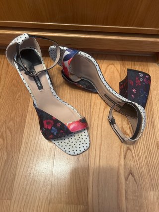 Stradivarius Zapatos Tacón Estampado Floral