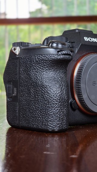COMO NUEVA Cámara Sony Alpha A7IV + Accesorios