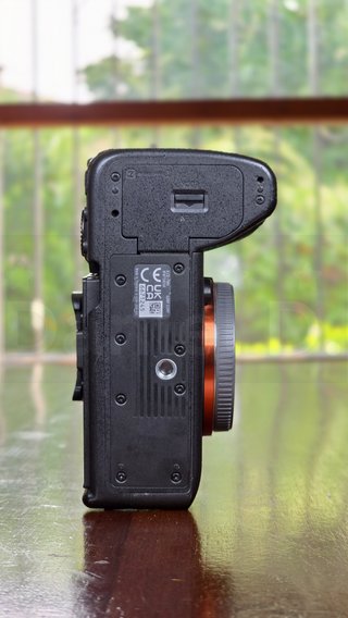 COMO NUEVA Cámara Sony Alpha A7IV + Accesorios
