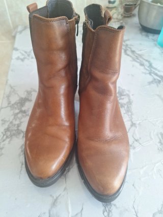 Botines de piel marrones