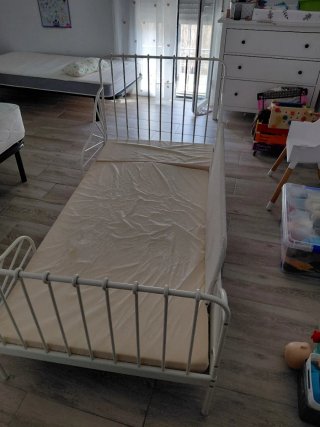 Cama infantil extensible IKEA MINNEN