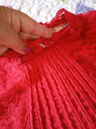 Camisa de encaje rojo