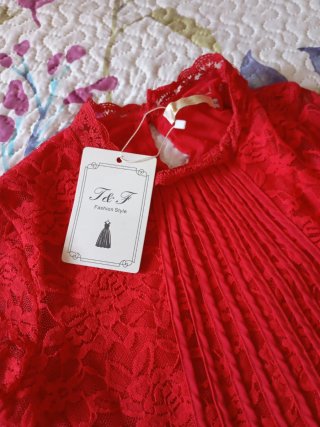 Camisa de encaje rojo