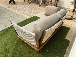Sofá de exterior madera y tela beige