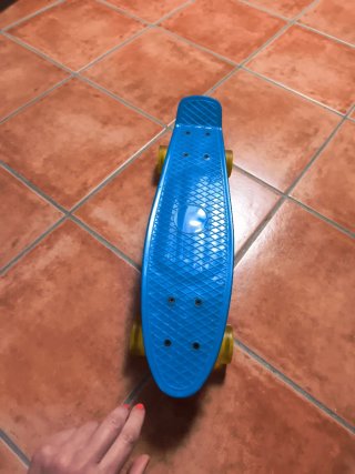 Monopatín azul para niños juguettos