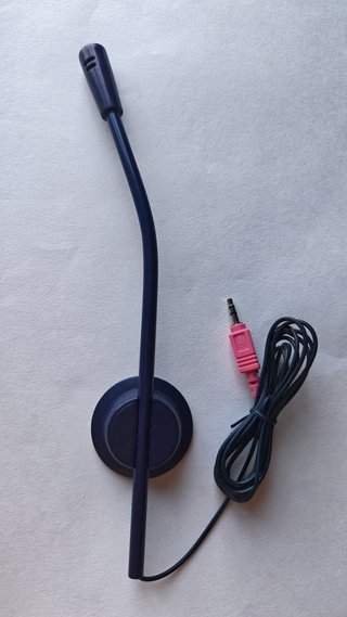 Lote 6 Micrófonos Variados (AKAI, Philips Vintage)