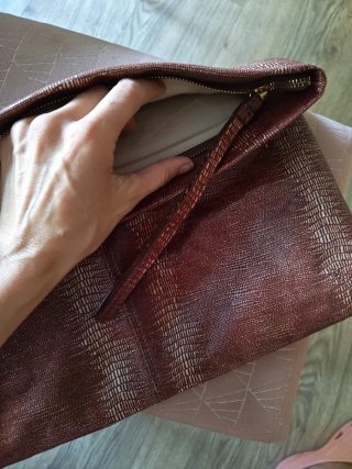Bolso de mano Uterqüe piel marrón