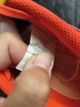 Zapatillas de fútbol sala naranja y amarillo fluor