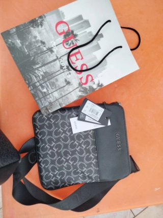Borsello Guess nero e grigio