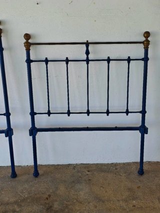 Cama Hierro Antigua Azul y Dorado