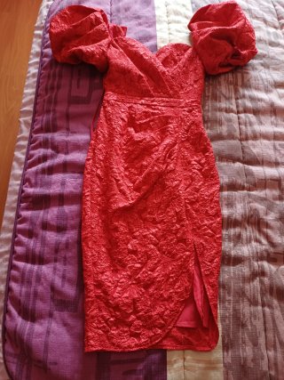 Vestido fiesta escote Bardot mangas abullonadas