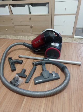 Aspirador Hoover Reactiv sin bolsa, con Accesorios