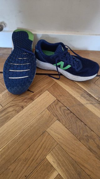 Zapatillas New Balance running azul y verde. 30cm