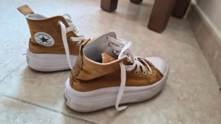 Zapatillas Converse altas color mostaza