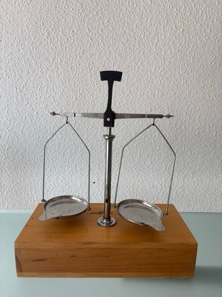 Báscula de precisión COBOS año 1990