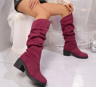 Botas altas moradas de ante